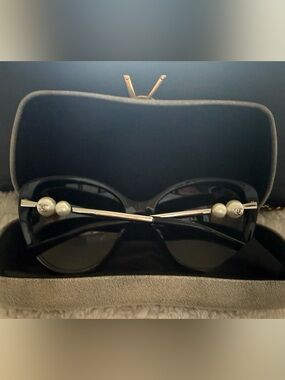 Women's Black Pearl-Accent Sunglasses